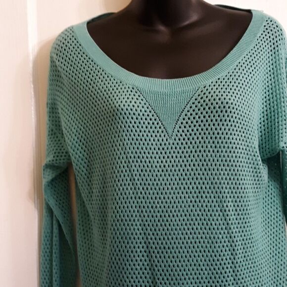 American Eagle Outfitters - Picture 2 of 6